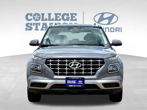 Used 2022 Hyundai Venue SEL FWD image 4