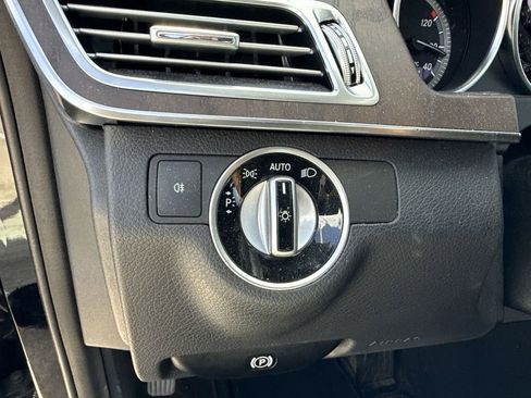 Used 2015 Mercedes-Benz E 350 4MATIC Sedan image 28