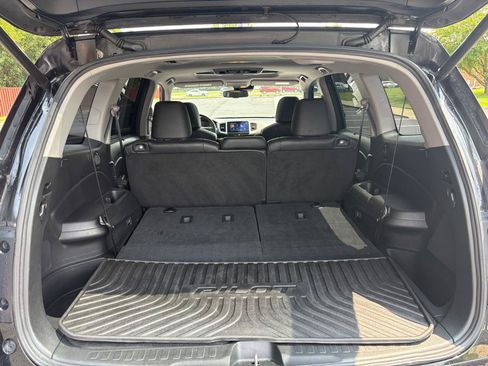 Used 2017 Honda Pilot Touring image 14