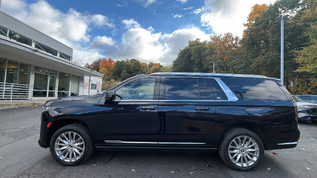 Used 2022 Cadillac Escalade ESV Premium Luxury w/ Performance Package AWD/4WD image 8