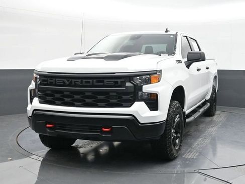New 2026 Chevrolet Silverado 1500 Custom Trail Boss w/ LPO, Dark Essentials Package AWD/4WD image 2