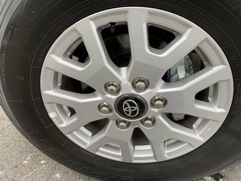 Used 2025 Toyota Tacoma SR5 image 12