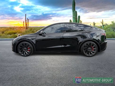 Used 2023 Tesla Model Y Performance AWD/4WD image 8