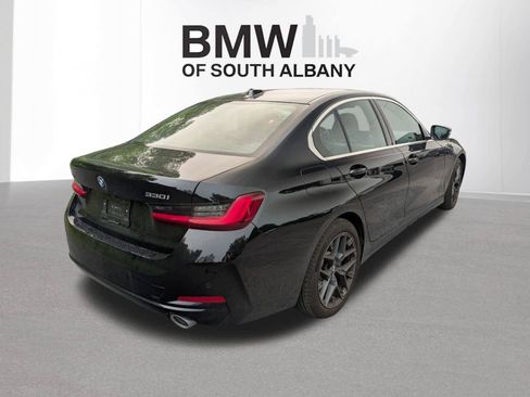 Used 2025 BMW 330i xDrive Sedan w/ Premium Package AWD/4WD image 3