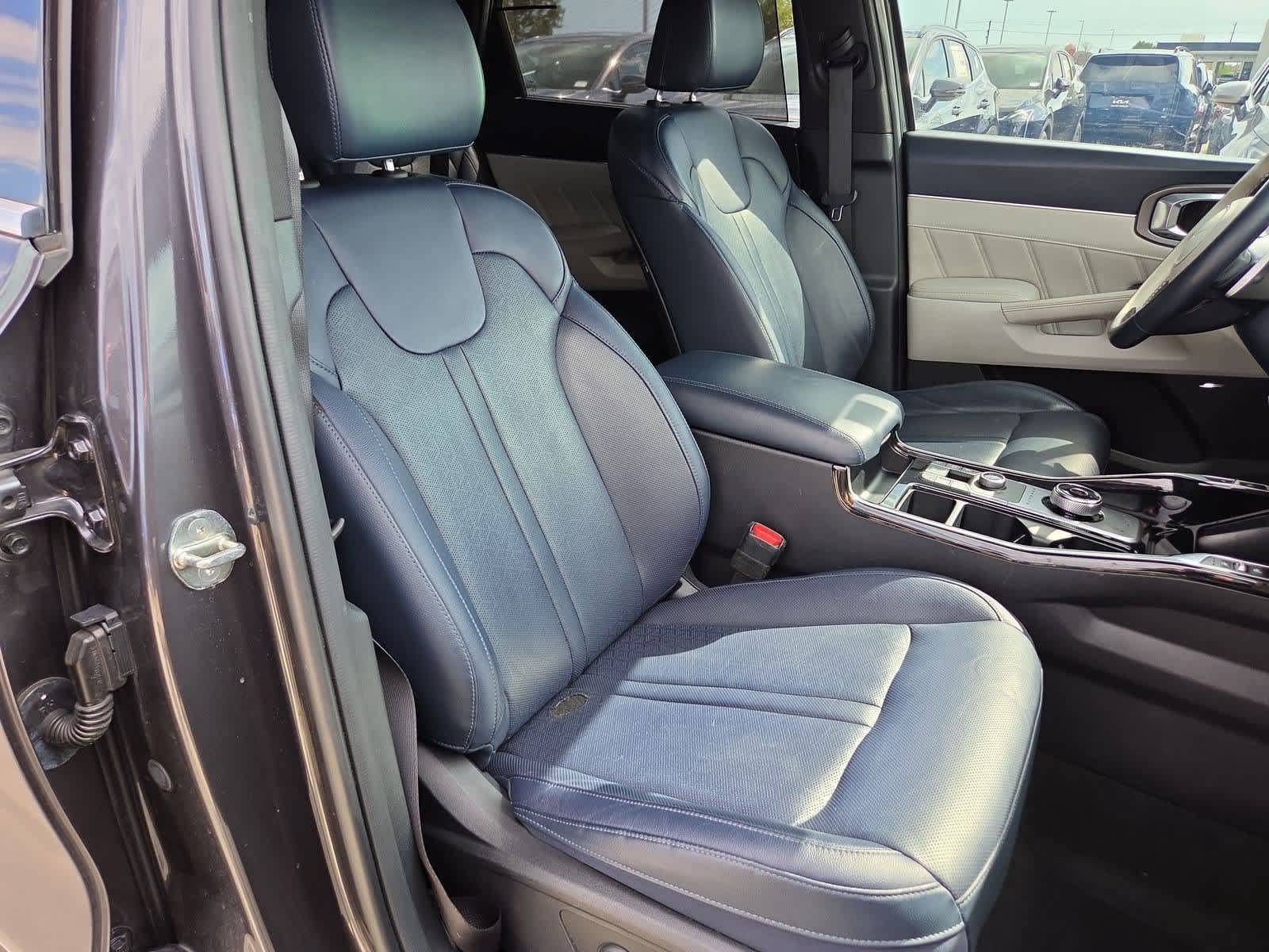 Certified 2023 Kia Sorento SX Prestige AWD/4WD image 22