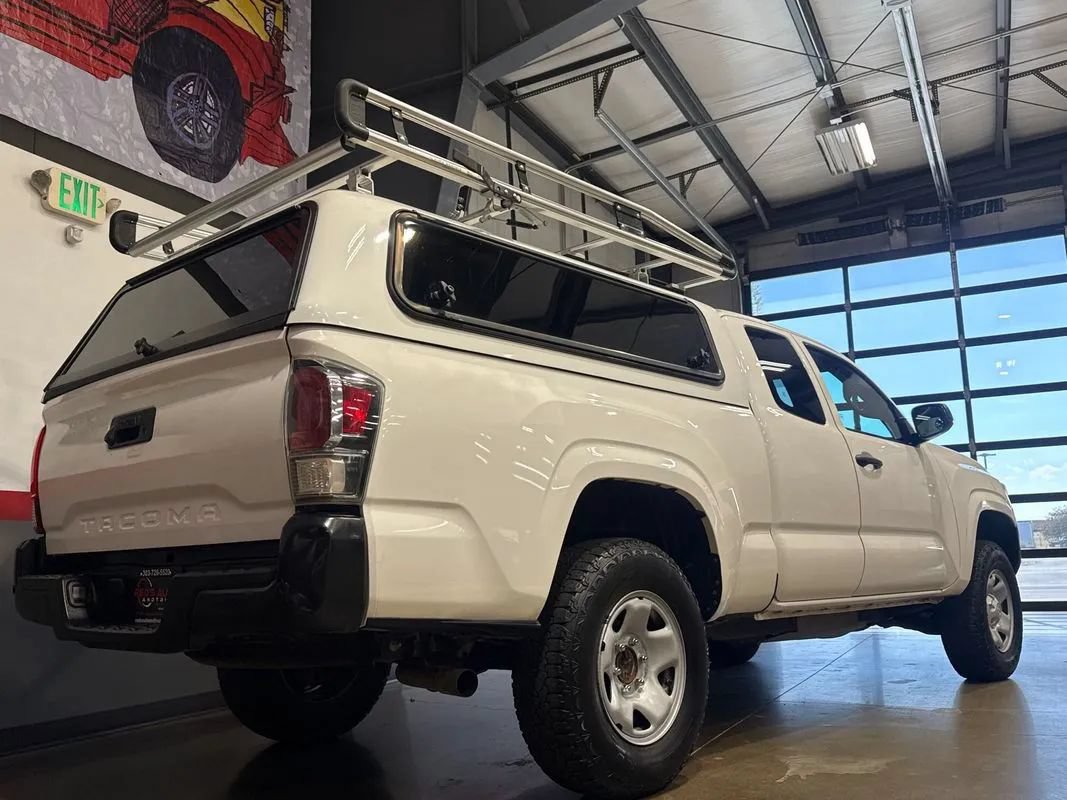 Used 2022 Toyota Tacoma SR AWD/4WD image 43