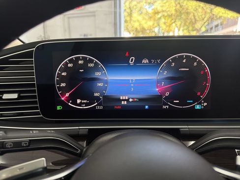 Used 2026 Mercedes-Benz GLS 450 4MATIC image 34