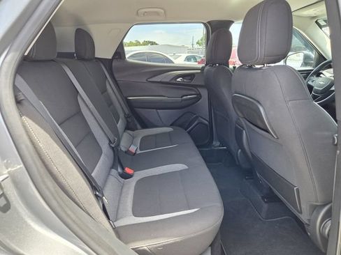 Used 2024 Chevrolet TrailBlazer LS w/ LS Convenience Package FWD image 17