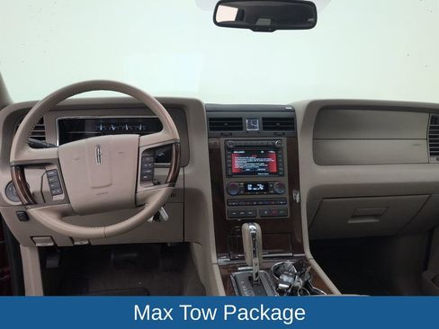Used 2014 Lincoln Navigator 2WD image 7
