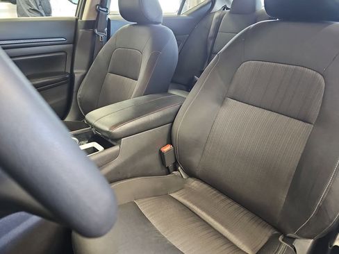 Used 2024 Nissan Altima 2.5 SV image 14