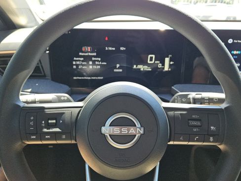 Used 2026 Nissan Kicks SV w/ SV Premium Package FWD image 11