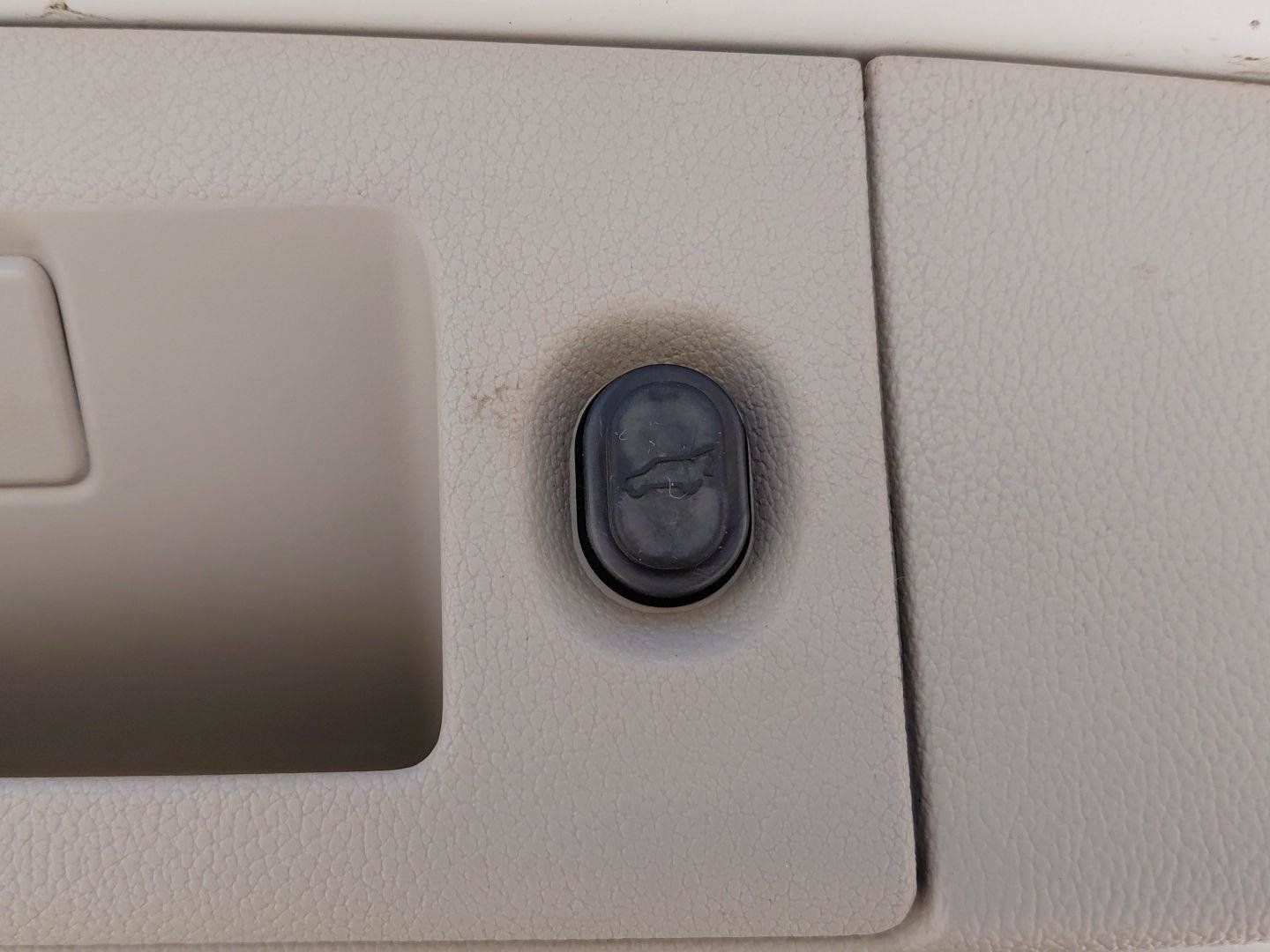Used 2015 Cadillac Escalade Luxury AWD/4WD image 26
