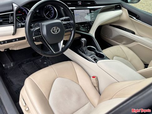 Used 2020 Toyota Camry XLE w/ Carpet Mat Package FWD image 17