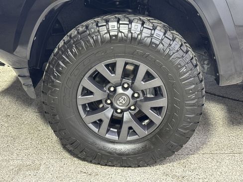 Used 2021 Toyota Tacoma SR5 RWD image 24