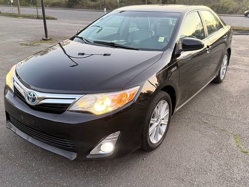 Used 2013 Toyota Camry XLE w/ Leather Pkg image 3