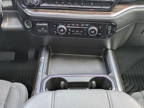 Used 2025 Chevrolet Silverado 2500 LT w/ Trail Boss Package AWD/4WD image 19