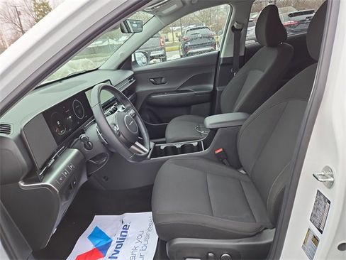 Certified 2025 Hyundai Kona SEL image 24