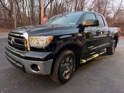 Used 2010 Toyota Tundra 4x4 Double Cab image 3