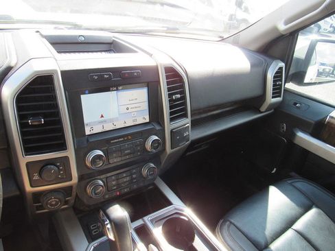 Used 2019 Ford F150 Lariat w/ Equipment Group 502A Luxury image 34