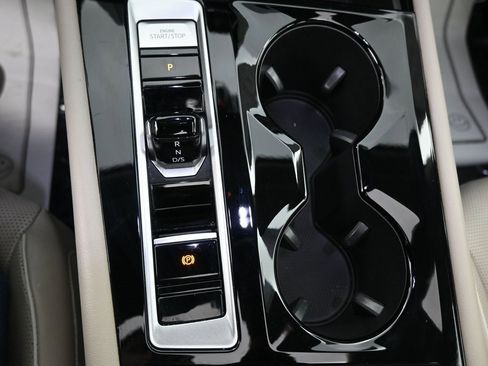 Used 2024 Volkswagen Atlas SEL Premium R-Line image 20