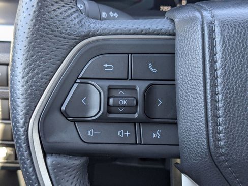 Used 2025 Toyota Tacoma SR5 AWD/4WD image 19