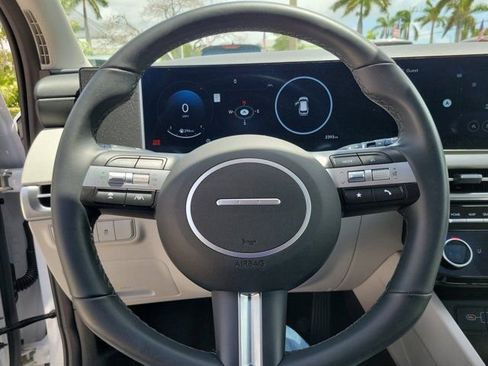 Used 2025 Hyundai Tucson SEL FWD image 19