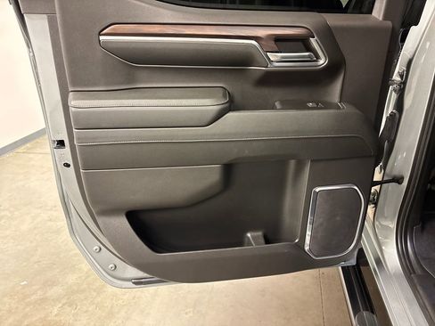 Used 2024 GMC Sierra 1500 SLT w/ SLT Convenience Package image 30