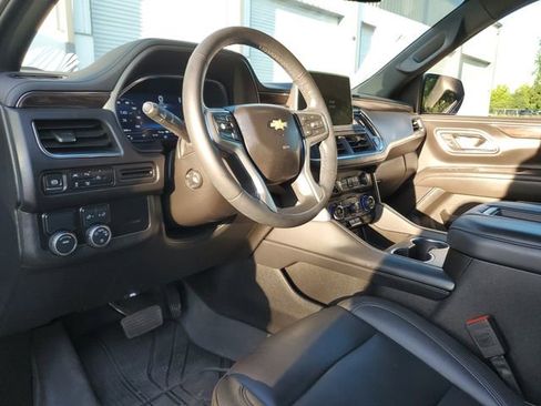 Used 2024 Chevrolet Tahoe LT w/ Luxury Package RWD image 18