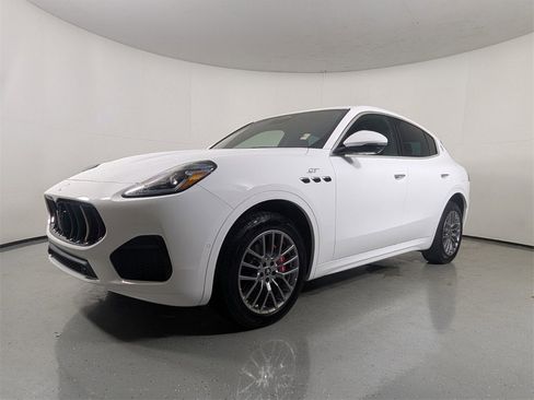 Used 2023 Maserati Grecale GT image 3