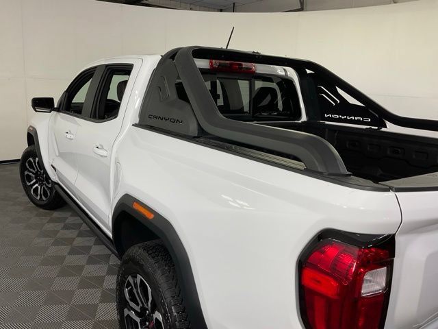 Used 2025 GMC Canyon AT4 w/ Nightfall Edition AWD/4WD image 39