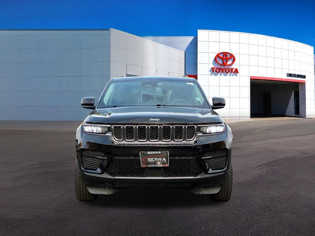 Used 2023 Jeep Grand Cherokee Laredo AWD/4WD image 4