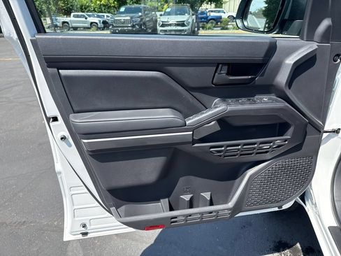 New 2026 Toyota Tacoma SR5 AWD/4WD image 11
