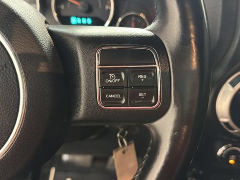 Used 2014 Jeep Wrangler Unlimited Sahara w/ Max Tow Package AWD/4WD image 18