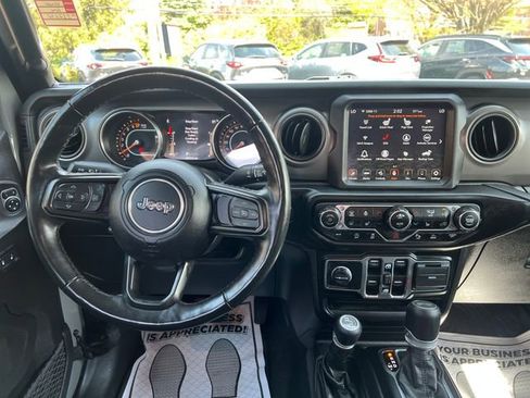 Used 2022 Jeep Wrangler Unlimited Sport AWD/4WD image 11