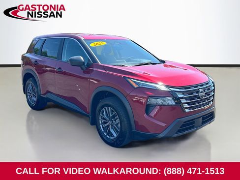 Used 2025 Nissan Rogue S FWD image 1