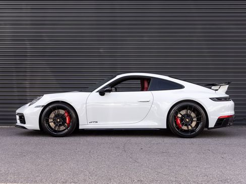 Used 2024 Porsche 911 Carrera GTS RWD image 2