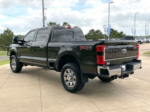 Used 2025 Ford F250 Lariat w/ Chrome Package image 4