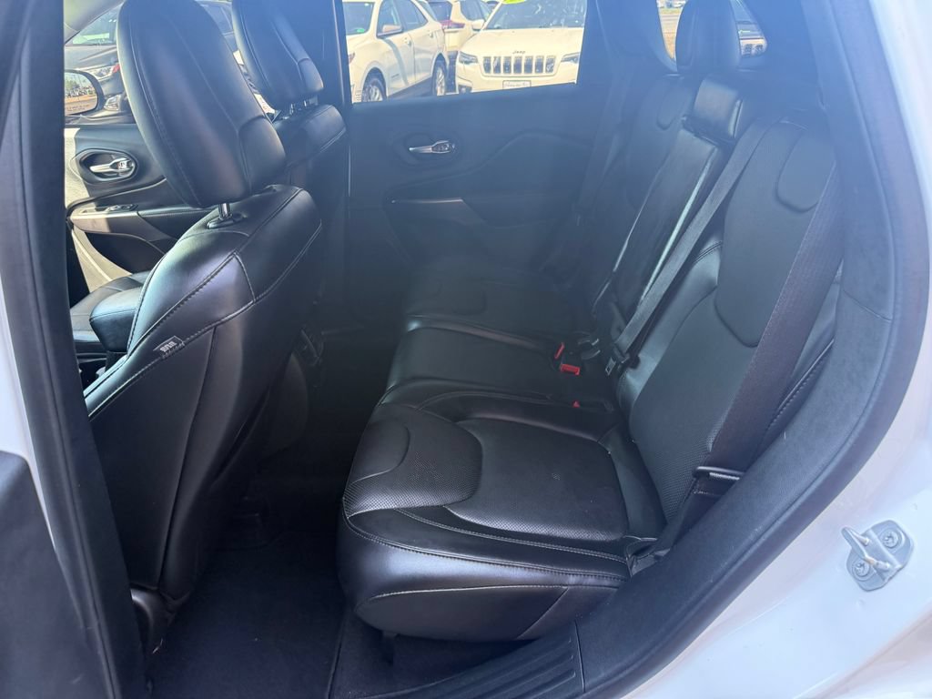 Used 2019 Jeep Cherokee Limited w/ Luxury Group AWD/4WD image 19
