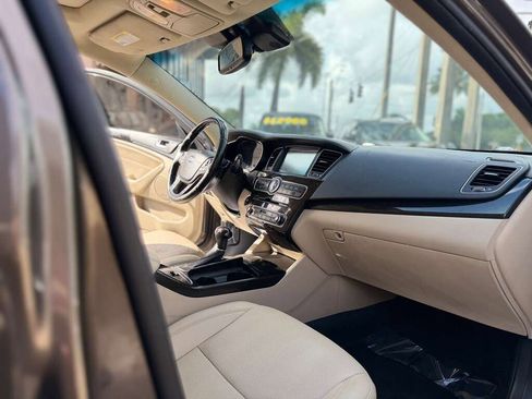 Used 2014 Kia Cadenza Premium w/ Technology Package FWD image 18