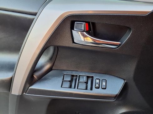 Used 2017 Toyota RAV4 XLE image 17