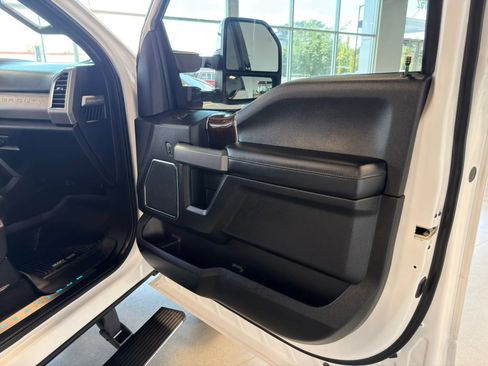 Used 2017 Ford F350 Platinum w/ Platinum Ultimate Package AWD/4WD image 21