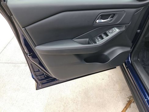 Used 2026 Nissan Rogue SV FWD image 28