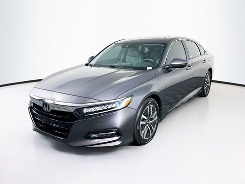 Used 2019 Honda Accord Touring image 3