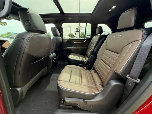 New 2026 GMC Acadia Denali Ultimate AWD/4WD image 5