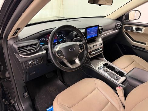 Used 2020 Ford Explorer XLT w/ Equipment Group 202A AWD/4WD image 24