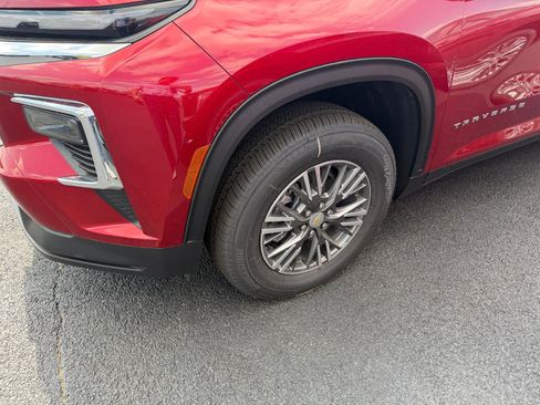 New 2026 Chevrolet Traverse LT w/ Driver Confidence Package AWD/4WD image 6