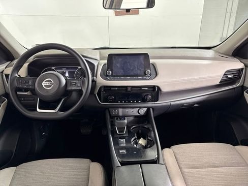 Used 2021 Nissan Rogue SV image 14