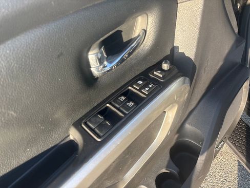 Used 2017 Nissan Titan SL image 14