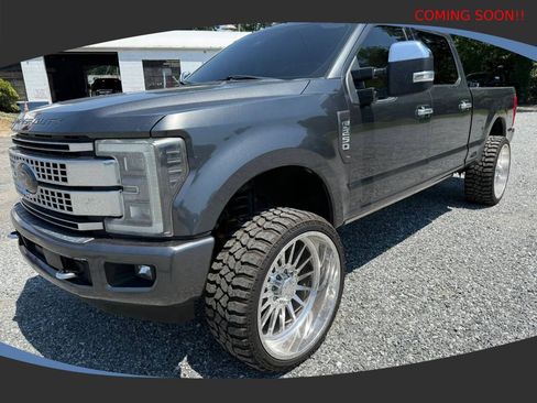 Used 2018 Ford F250 Platinum w/ Platinum Ultimate Package AWD/4WD image 6