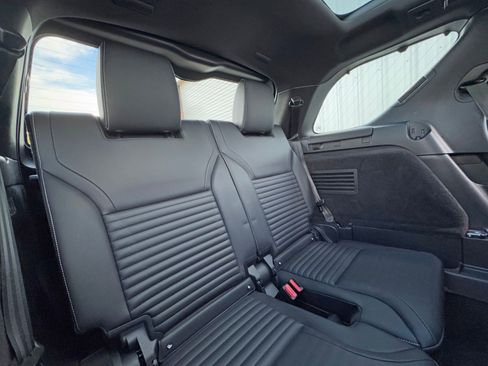 Used 2023 Land Rover Discovery S R-Dynamic image 47